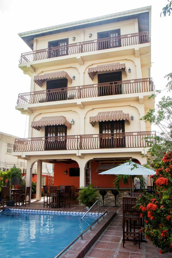 Windjammer International Cuisine & Comfort Inn Georgetown Kültér fotó
