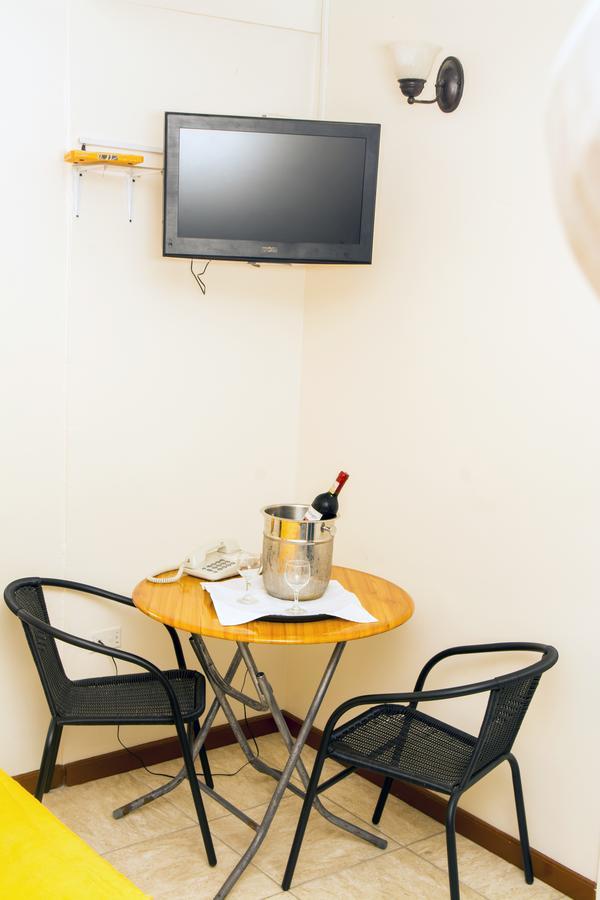 Windjammer International Cuisine & Comfort Inn Georgetown Szoba fotó